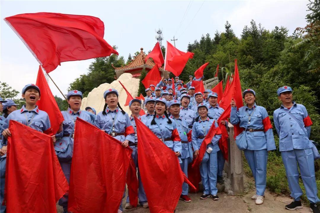 持卡免费 | 本周新线路！ “济宁人游济宁”杏鑫娱乐惠民直通车带你追忆红色岁月！